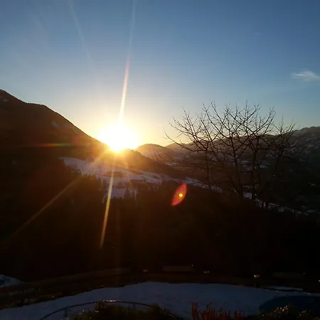 Haus Oberstocker 公寓 *